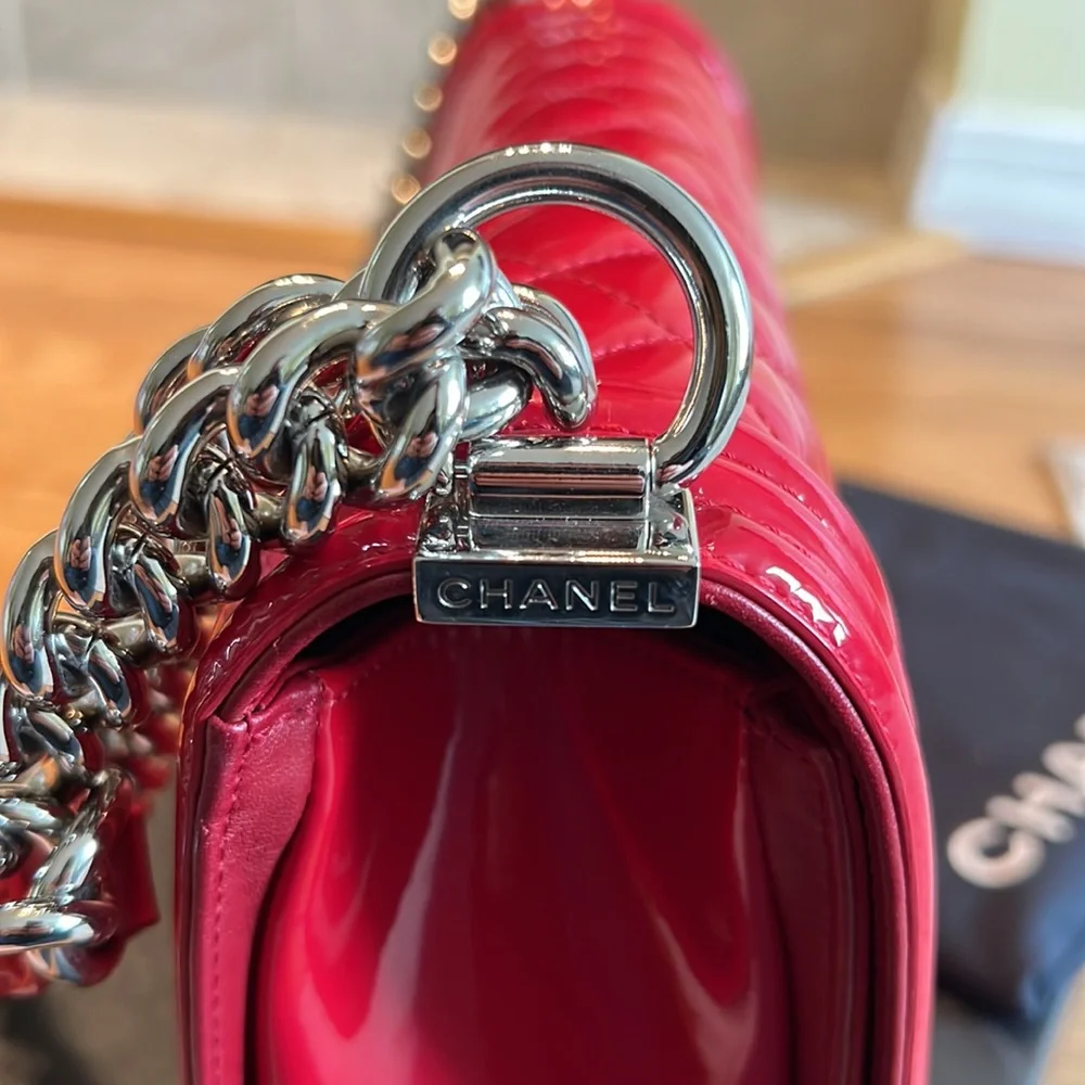 Chanel Patent Calfskin Quilted Medium Plexiglass Boy Bag – Red